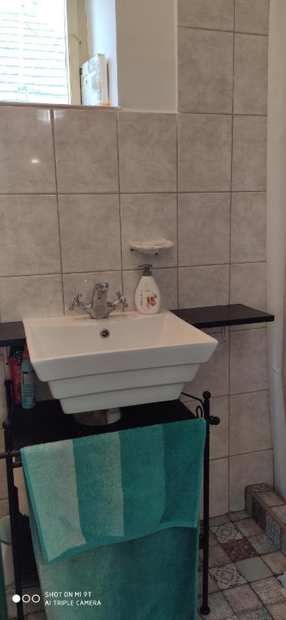 Terez Haza Hotel Pazmand Екстериор снимка
